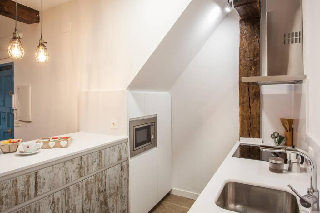 Appartamento Bonito Apartamento, Nuevo Y En El Casco Viejo!!! Bilbao Esterno foto