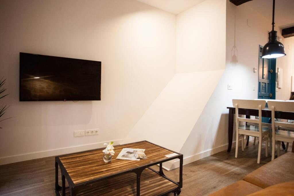 Appartamento Bonito Apartamento, Nuevo Y En El Casco Viejo!!! Bilbao Esterno foto